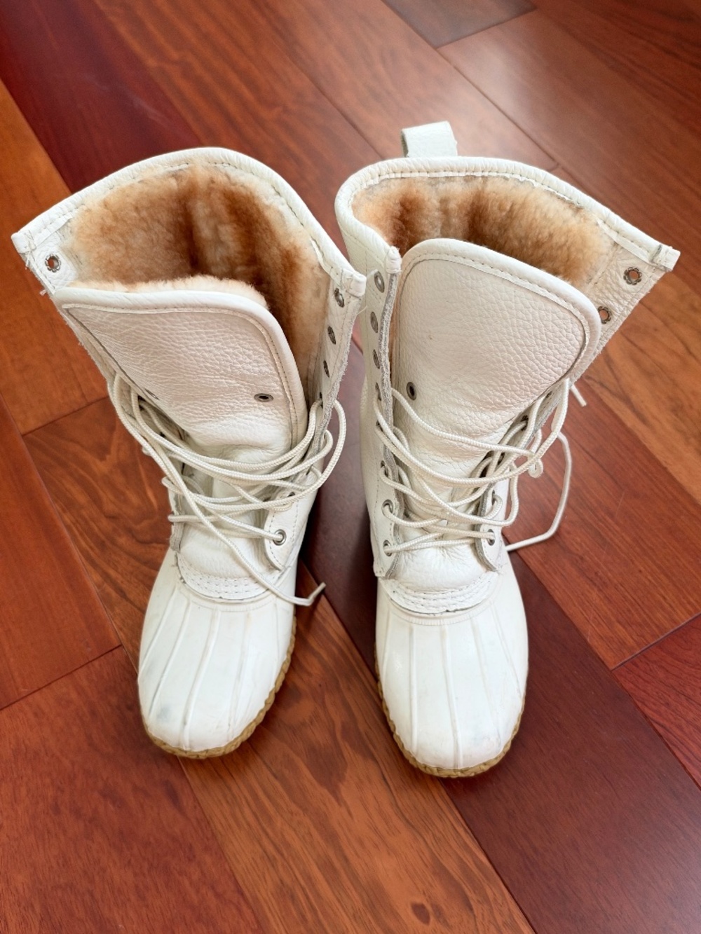 L.L.Bean Women's Limited Edition White Shearling-Lined Bean Boot 6.5M